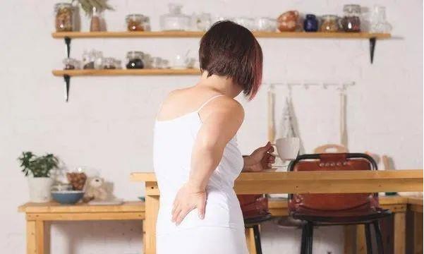 为什么女性容易得骨质疏松、症状有哪些